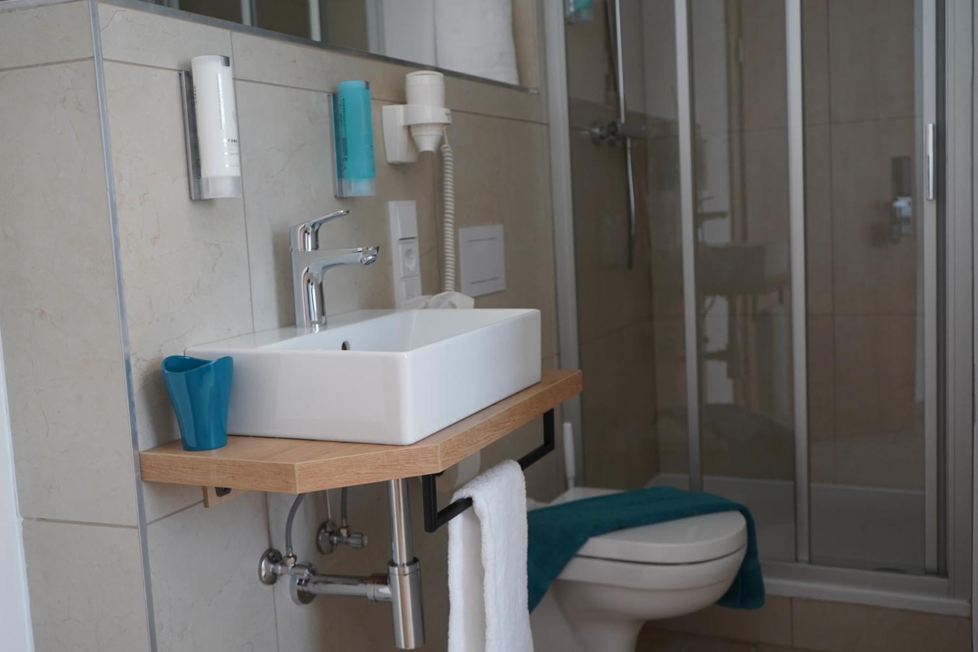 Eco Motel Wallersdorf Ngoại thất bức ảnh