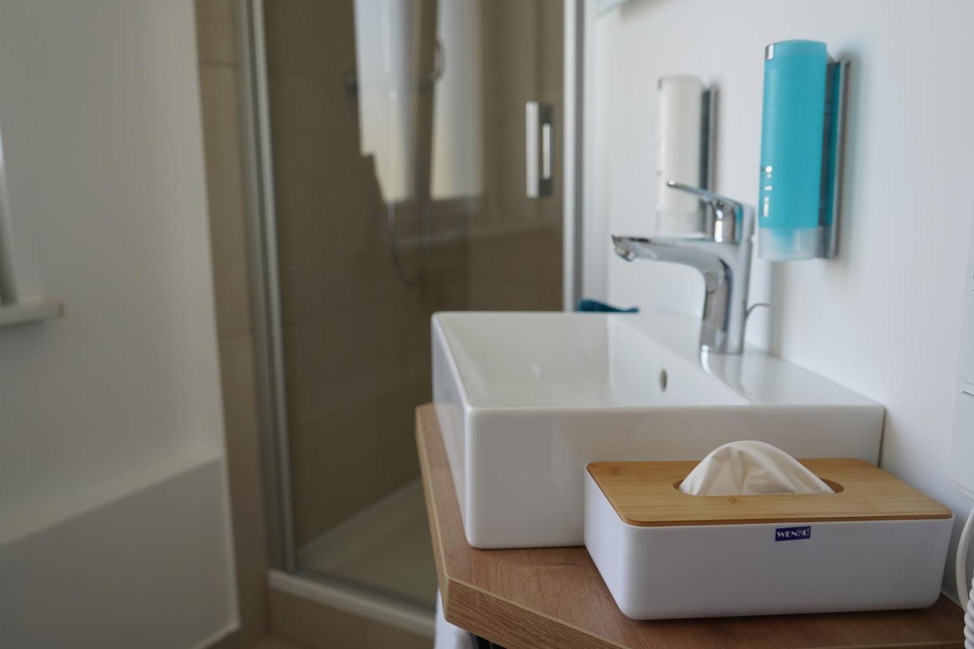 Eco Motel Wallersdorf Ngoại thất bức ảnh
