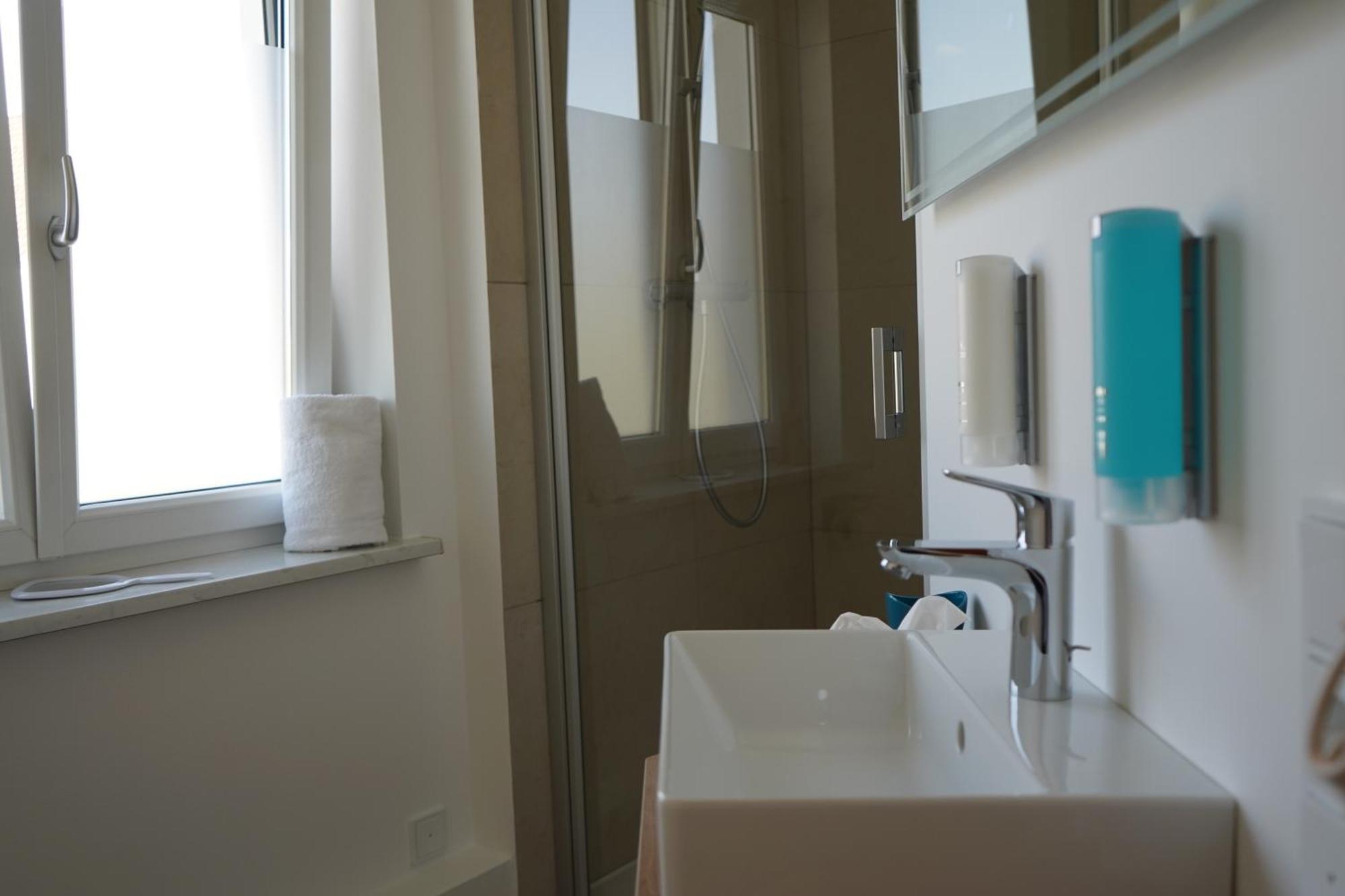 Eco Motel Wallersdorf Ngoại thất bức ảnh