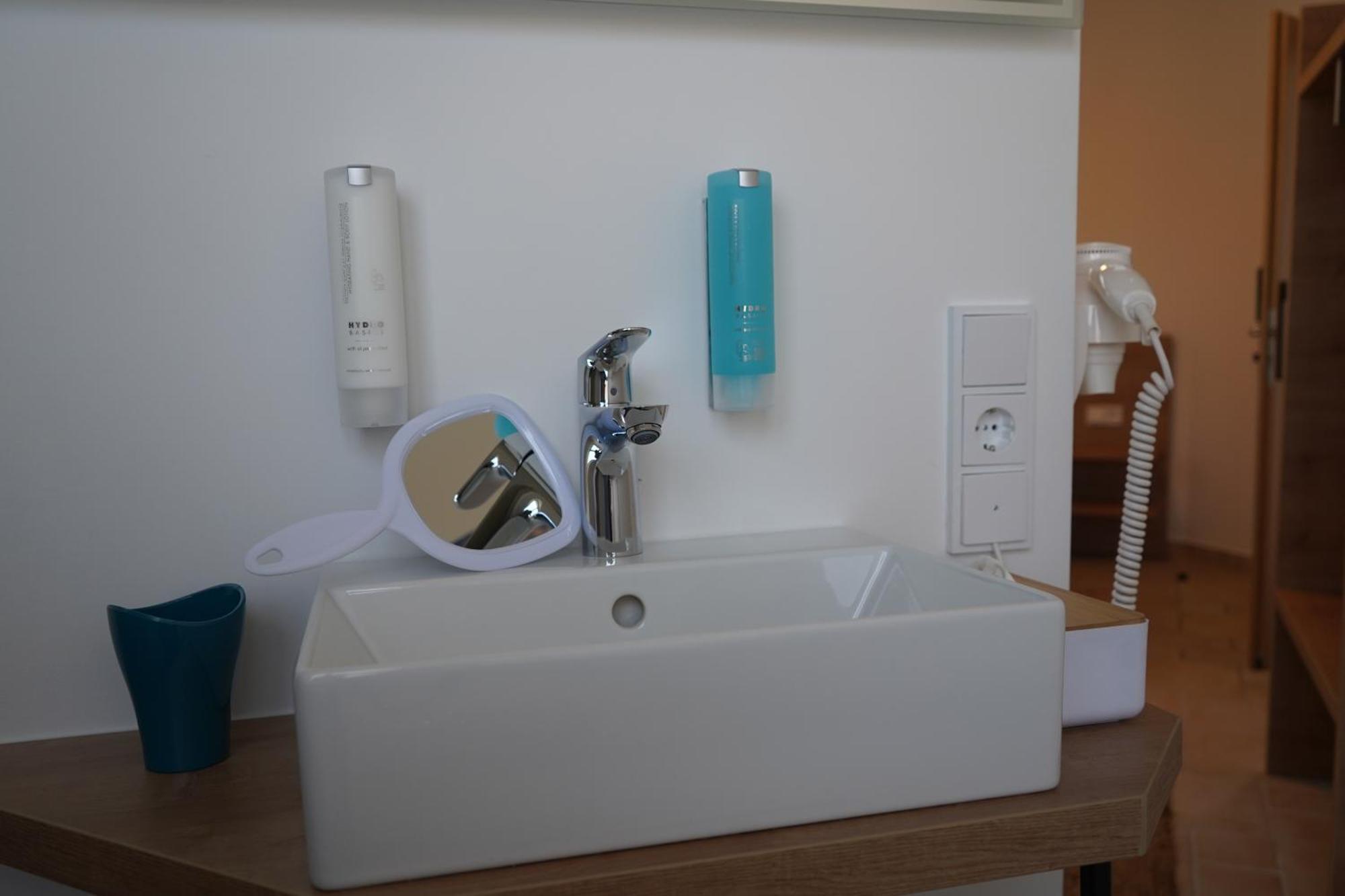 Eco Motel Wallersdorf Ngoại thất bức ảnh